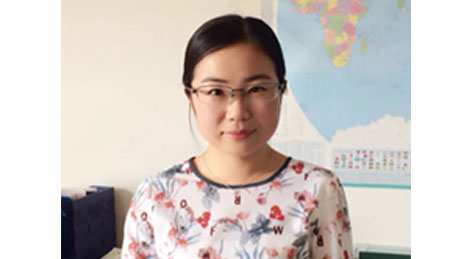 于艳--东北农业大学  硕士
现任：动保手艺部研发员，从不铺张时间和身边的资源，虚心向列位先生讨教知识，在企业高新认定、GMP验收事情中做出了重大的孝顺。