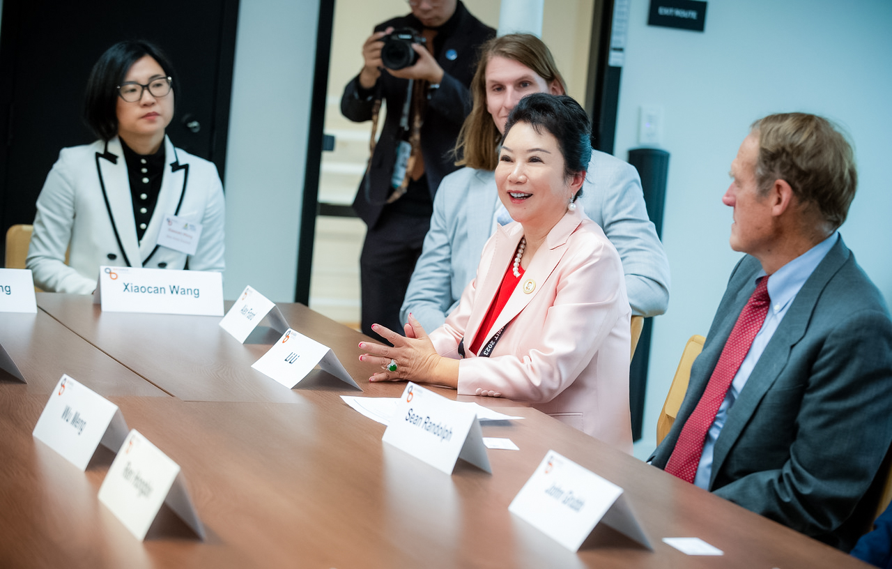 J9集团集团董事局李俐参与贸促会活动